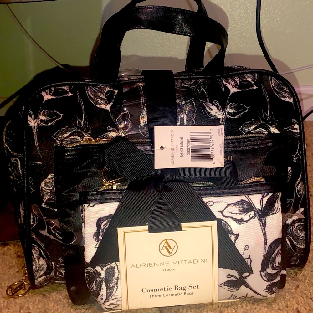 Adrienne Vittadini Studio Cosmetic Bag Set